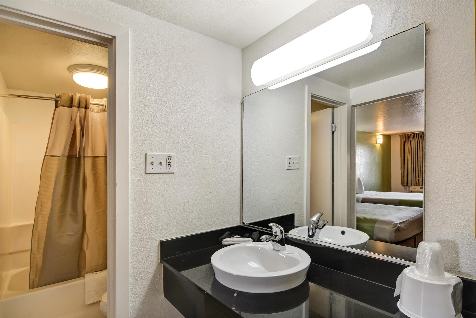 Motel 6-Dallas, Tx - Forest Lane المظهر الخارجي الصورة