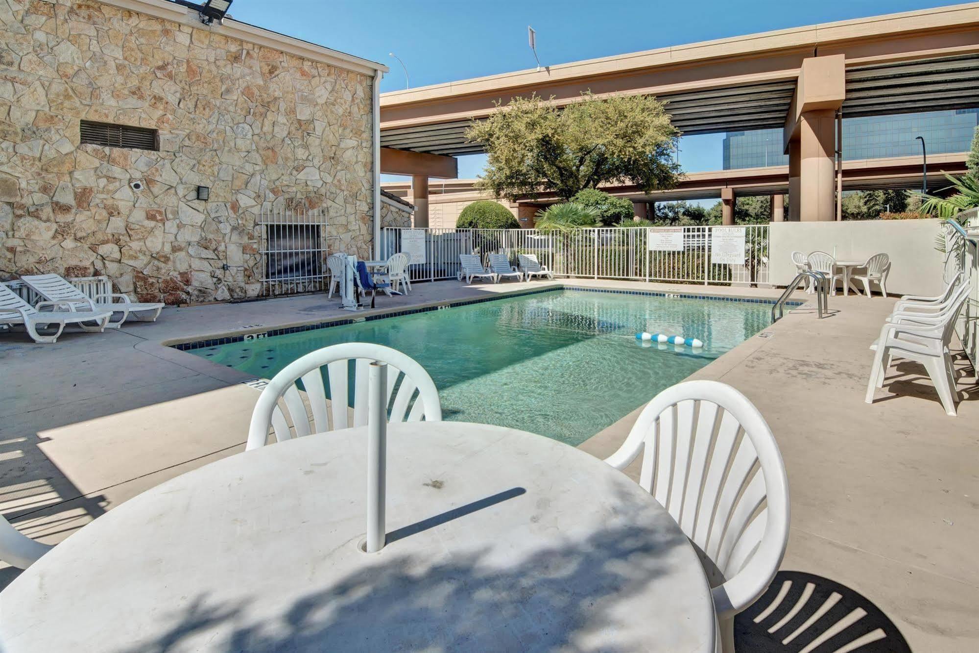 Motel 6-Dallas, Tx - Forest Lane المظهر الخارجي الصورة